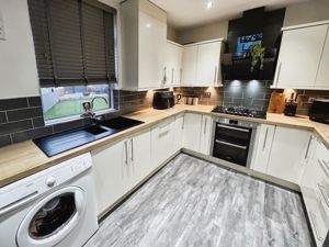 Kitchen- click for photo gallery